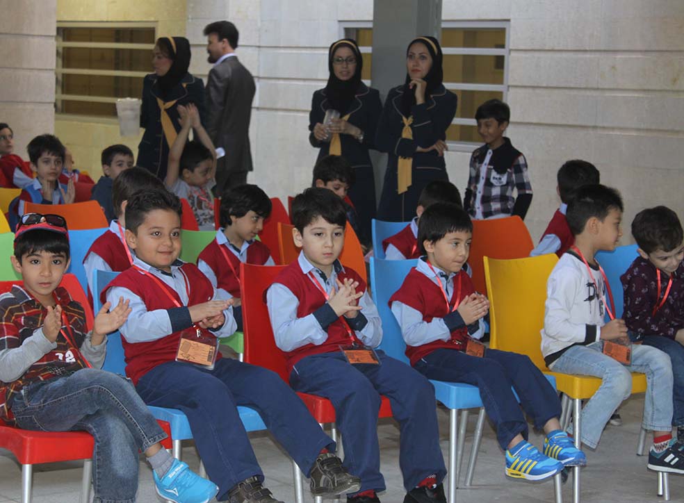 آیین معارفه پیش‌دبستانی و پایه اول دبستان واحد آبشناسان برگزار شد ۱۳۹۴